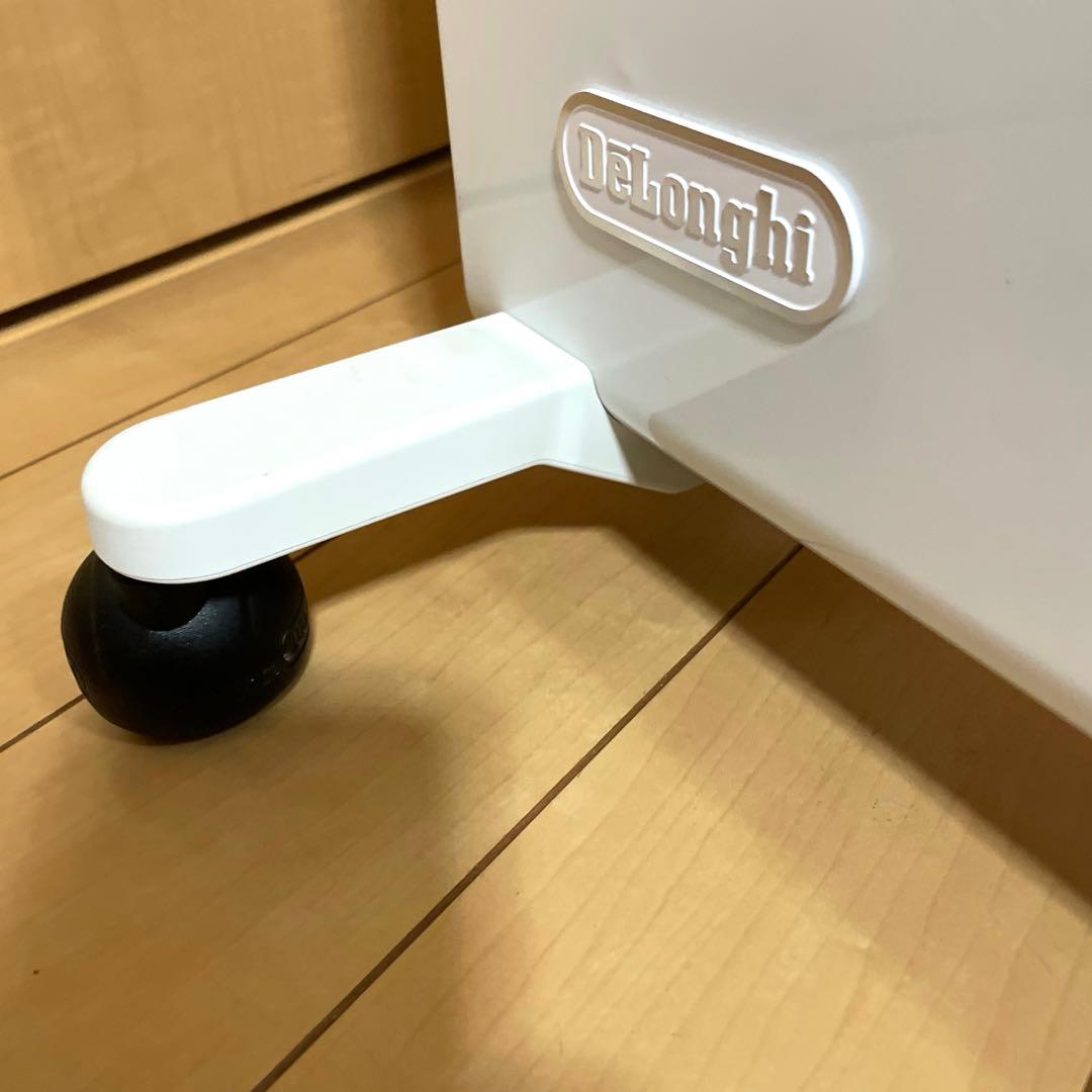 #657 DeLonghiデロンギ　HXJ60L12 （ホワイト）