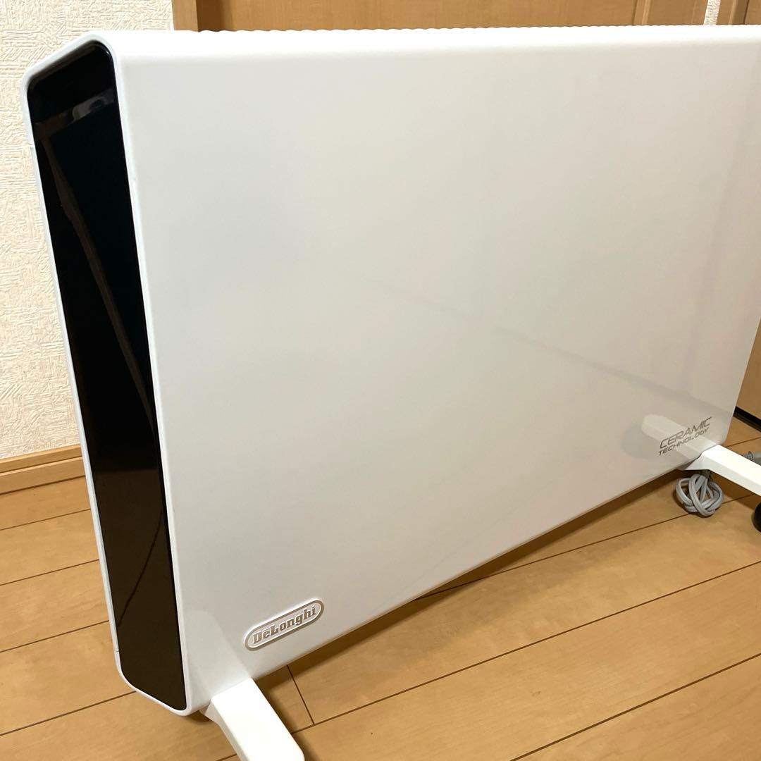 #657 DeLonghiデロンギ　HXJ60L12 （ホワイト）