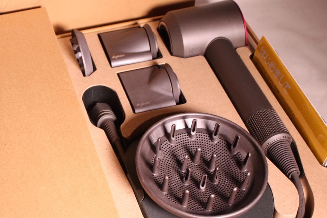 美品Dyson/ダイソン Supersonicドライヤー HD03スタンド付き