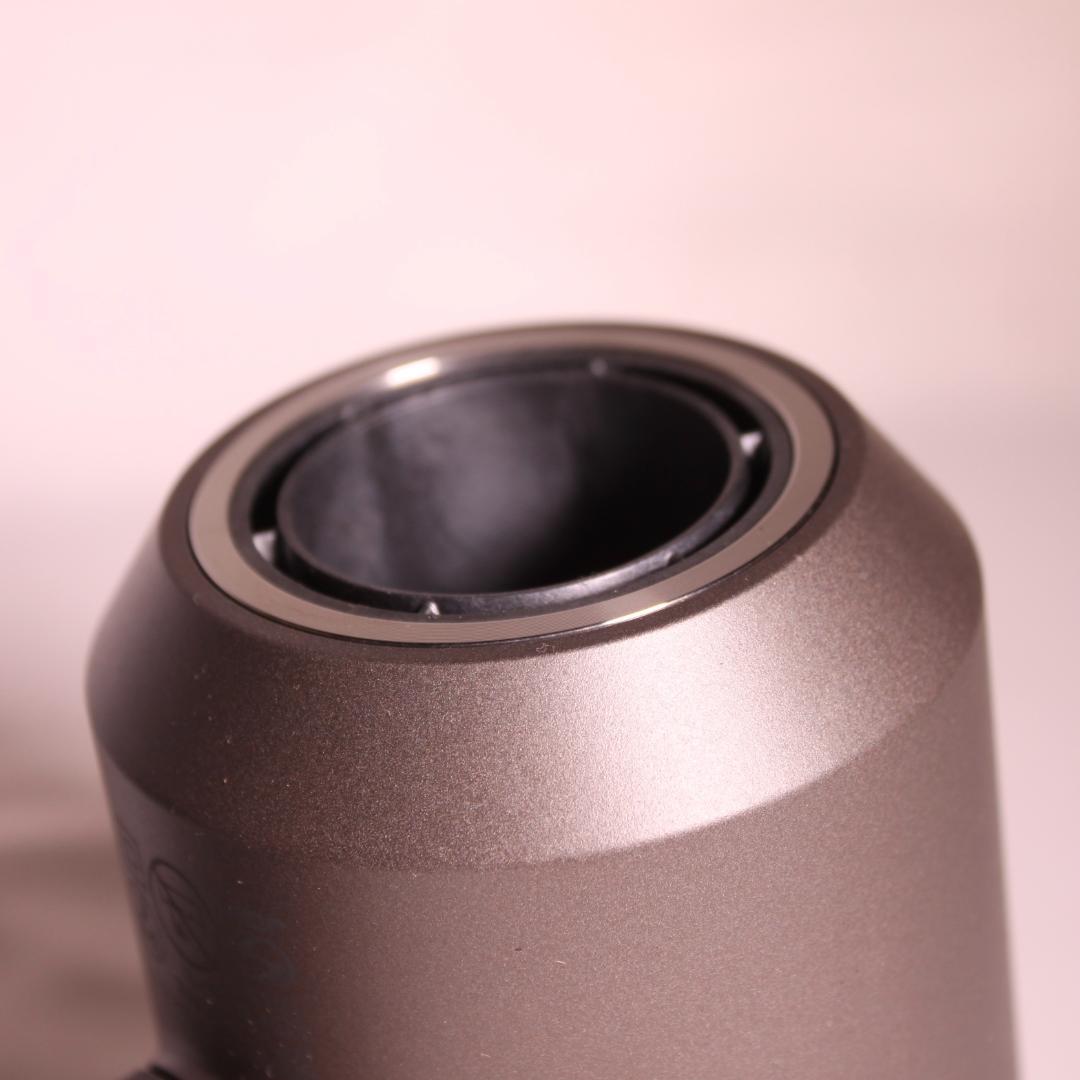 美品Dyson/ダイソン Supersonicドライヤー HD03スタンド付き