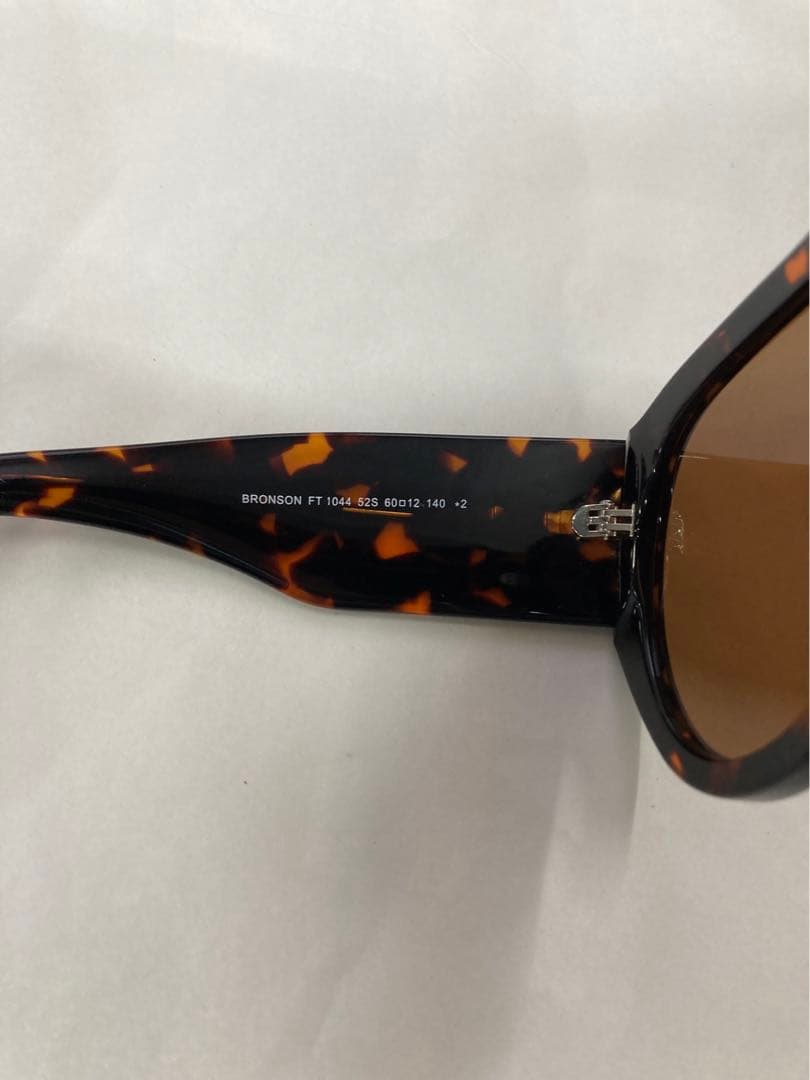 Tom fordトータスシェル ブラウンレンズ サングラス