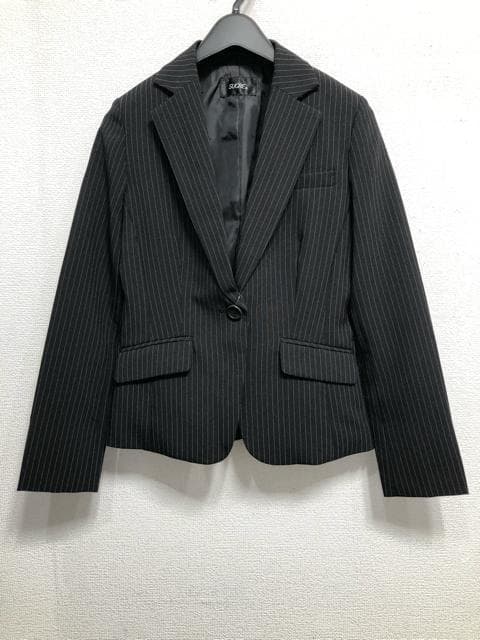 新品☆7号S黒系ストライプ♪パンツ・スカート付スーツ3点お仕事・通勤☆r655