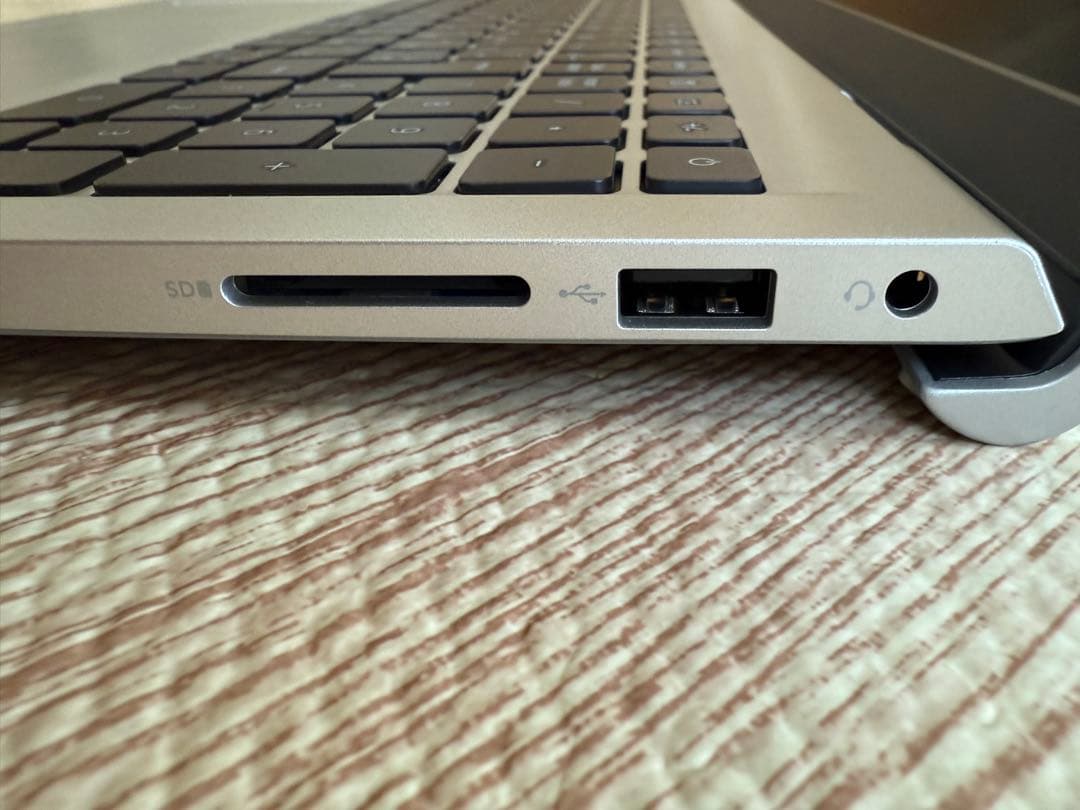 DELL ノートPC INSPIRON 15-3535