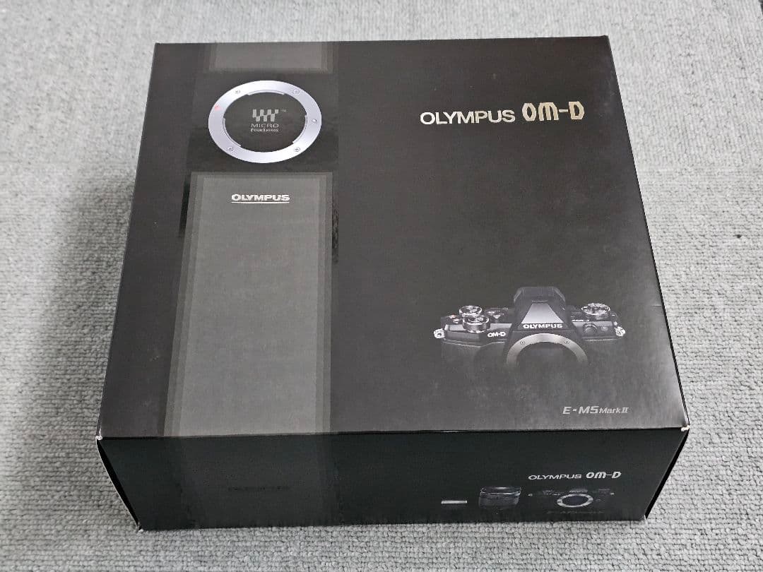 OLYMPUS OM-D E-M5 Mark II 本体 + 14-150mm