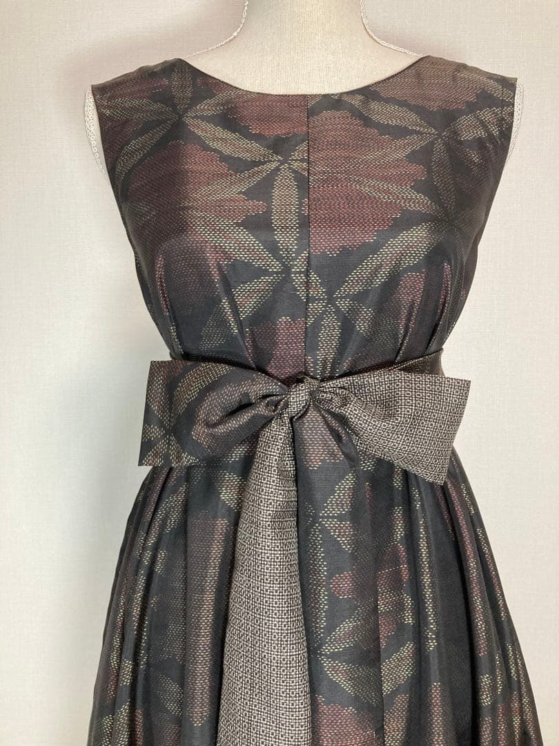 着物リメイク　大島紬裾切り替えロングフレアワンピース（後ろVネック）着丈125㎝