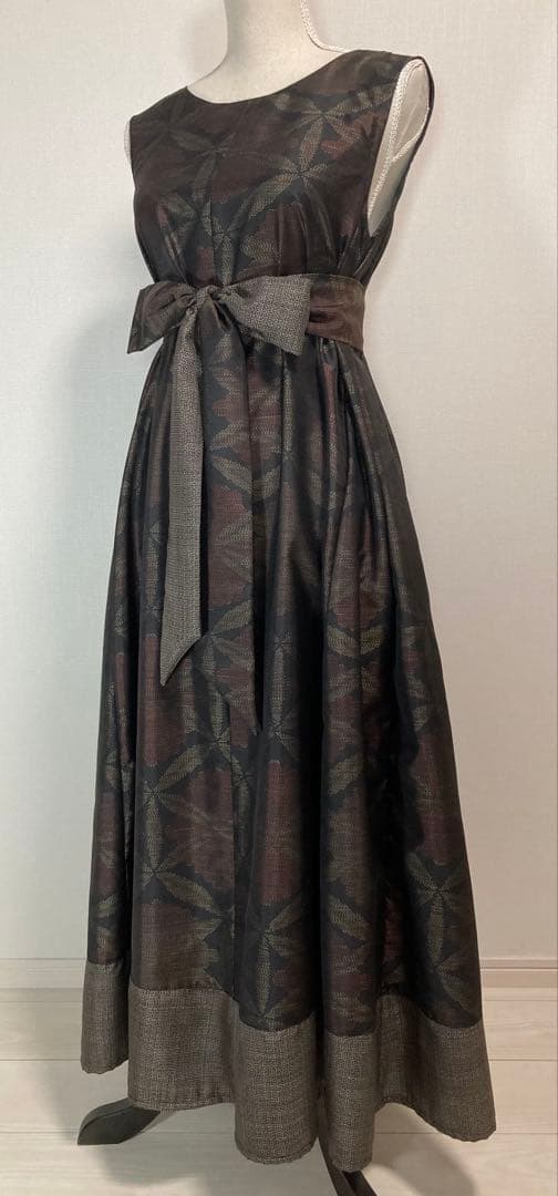 着物リメイク　大島紬裾切り替えロングフレアワンピース（後ろVネック）着丈125㎝