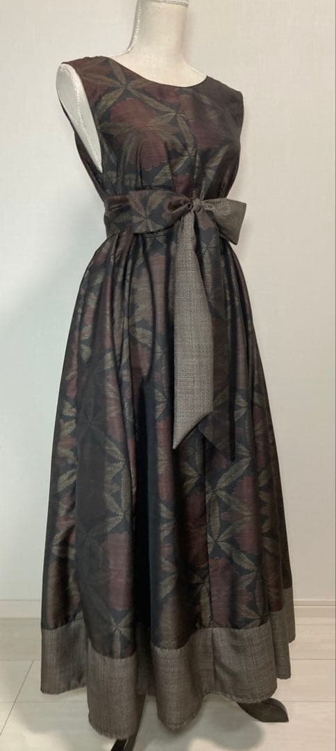 着物リメイク　大島紬裾切り替えロングフレアワンピース（後ろVネック）着丈125㎝