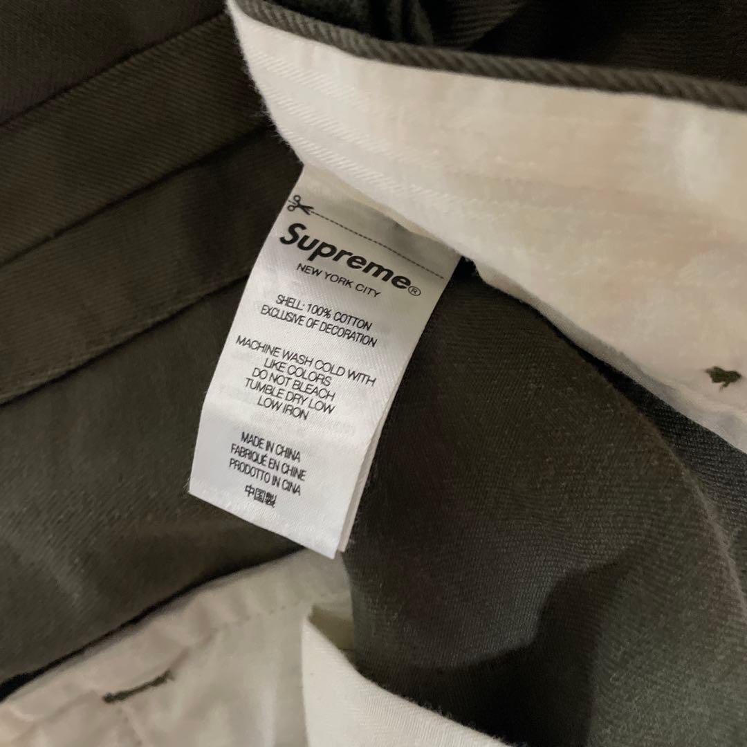 シュプリームsupreme チノパン30 オリーブ　ステッカー付き
