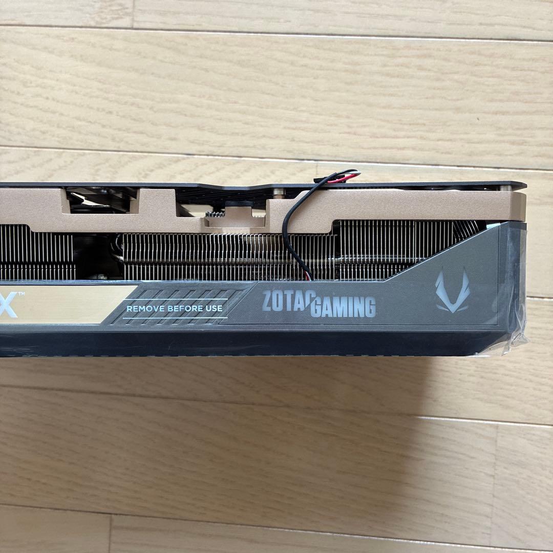 グラフィックボード　グラボ 5090 ヒートシンク　ファン　など