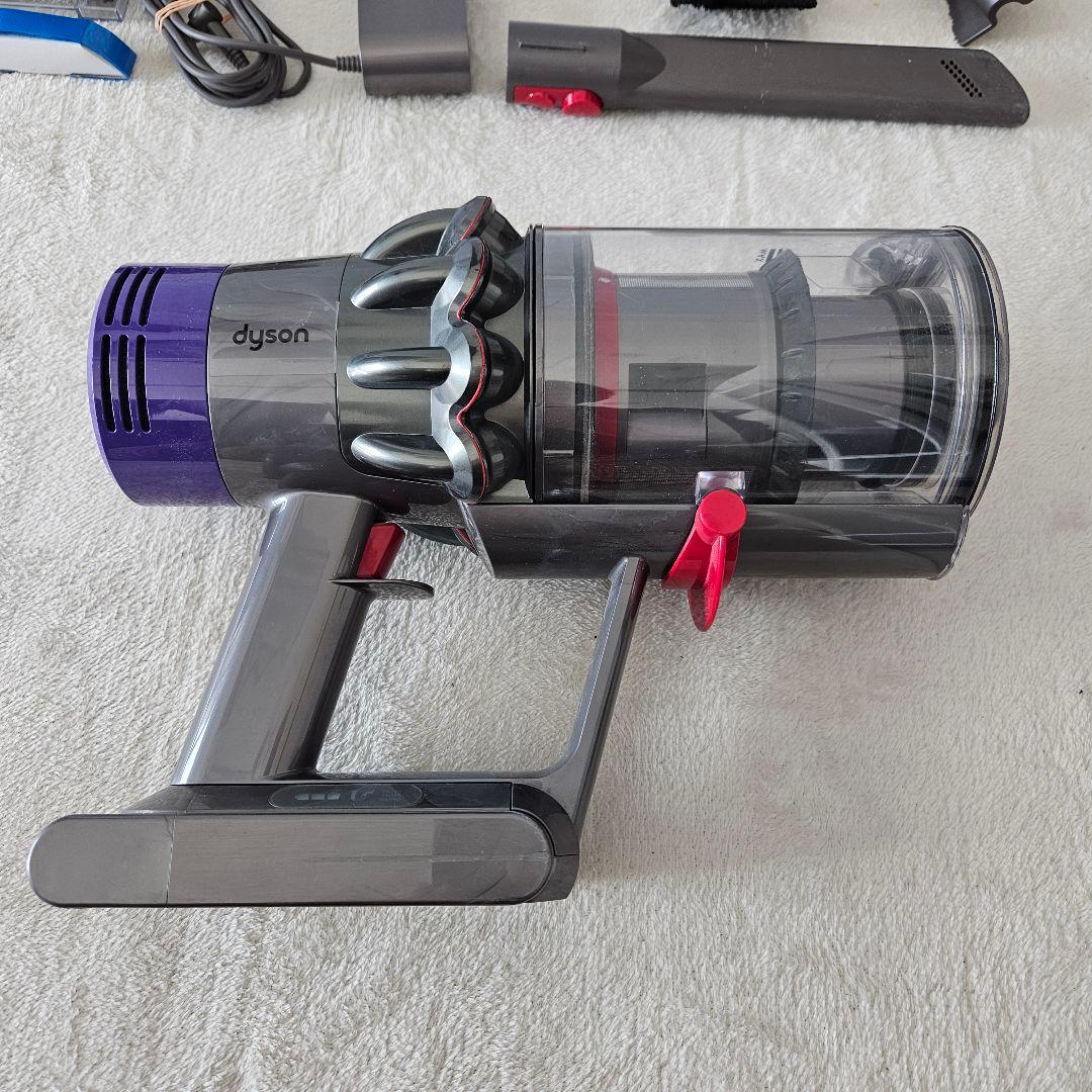 Dyson ダイソン　V10 SV12　コードレスクリーナー　動作OK　簡易清掃