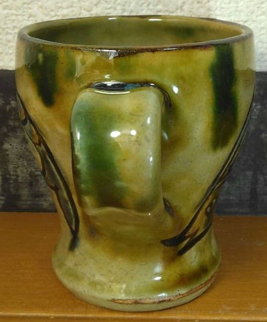 hn 人間国宝 金城次郎 壷屋焼マグカップ(笑魚海老紋カップ）栞 共箱