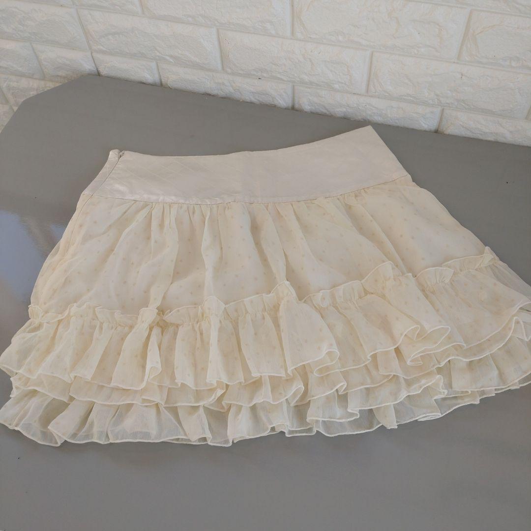 LIZLISA　フリルリボン付きクリーム色ミニスカート