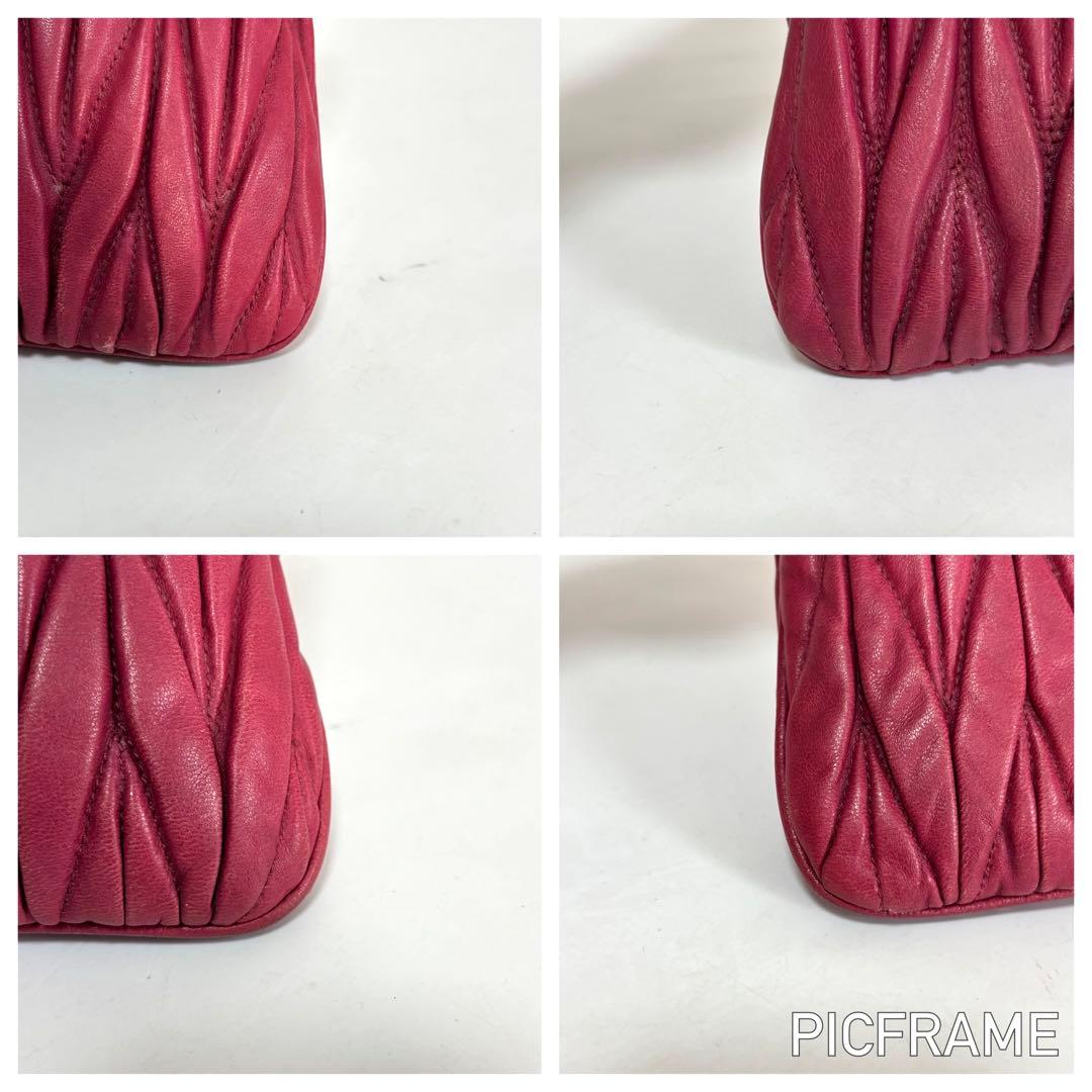 ミュウミュウ クラッチバッグ マテラッセ レザー ショッキングピンク