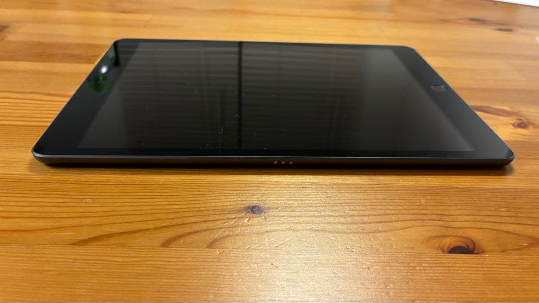 iPad第8世代 32GB wi-fiモデル スペースグレー