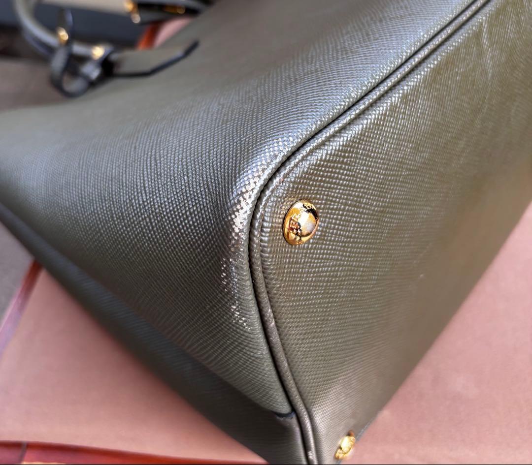 【美品！】PRADA プラダ　アースカラー