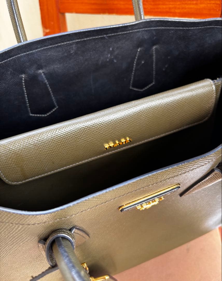 【美品！】PRADA プラダ　アースカラー