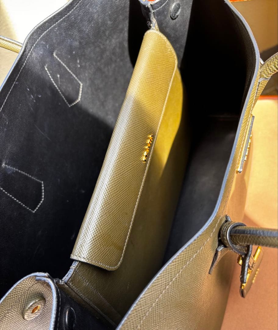 【美品！】PRADA プラダ　アースカラー