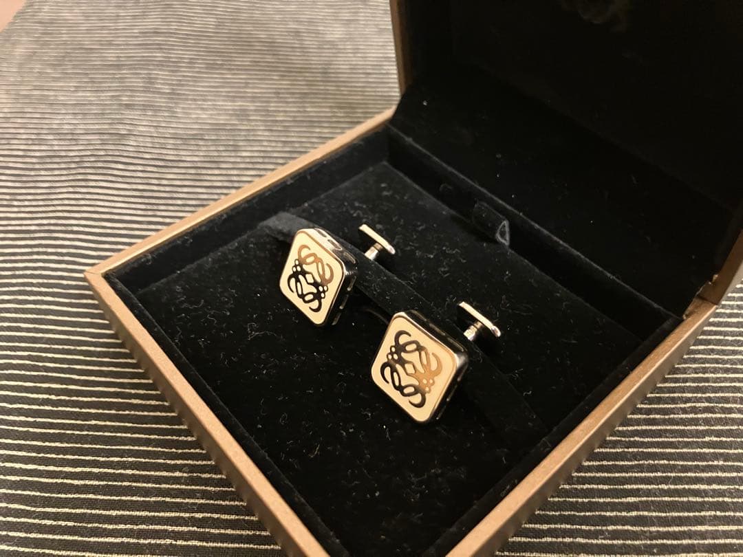 ロエベ　カフス