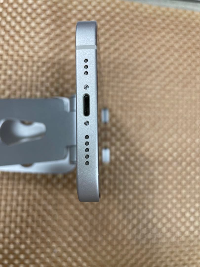 iPhone 14 128 GB スターライトSIMフリー【6940】