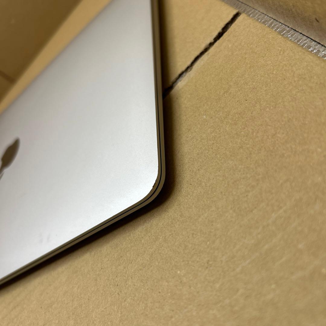Apple MacBook Air 2019 13インチ　16GB