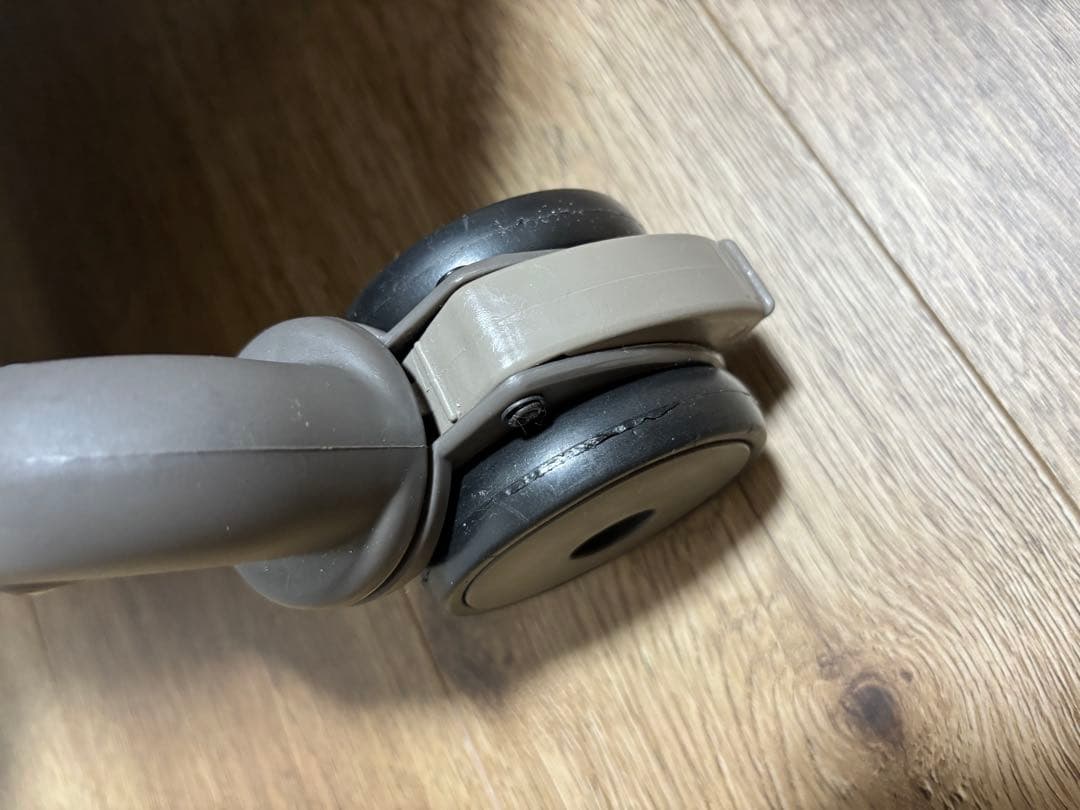 コンビ ネムリラ 手動（洗えるランチトレイ付き）ベビーチェア