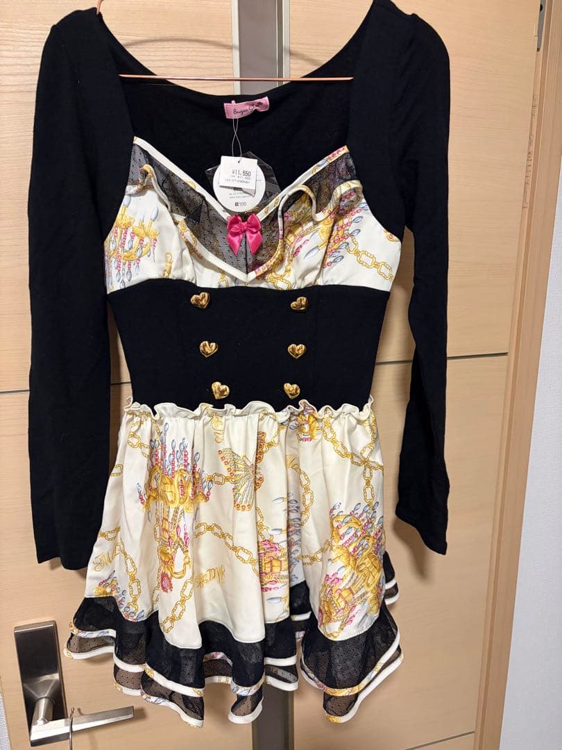 フリル付きミニワンピース 黒・白・金 MA＊RS