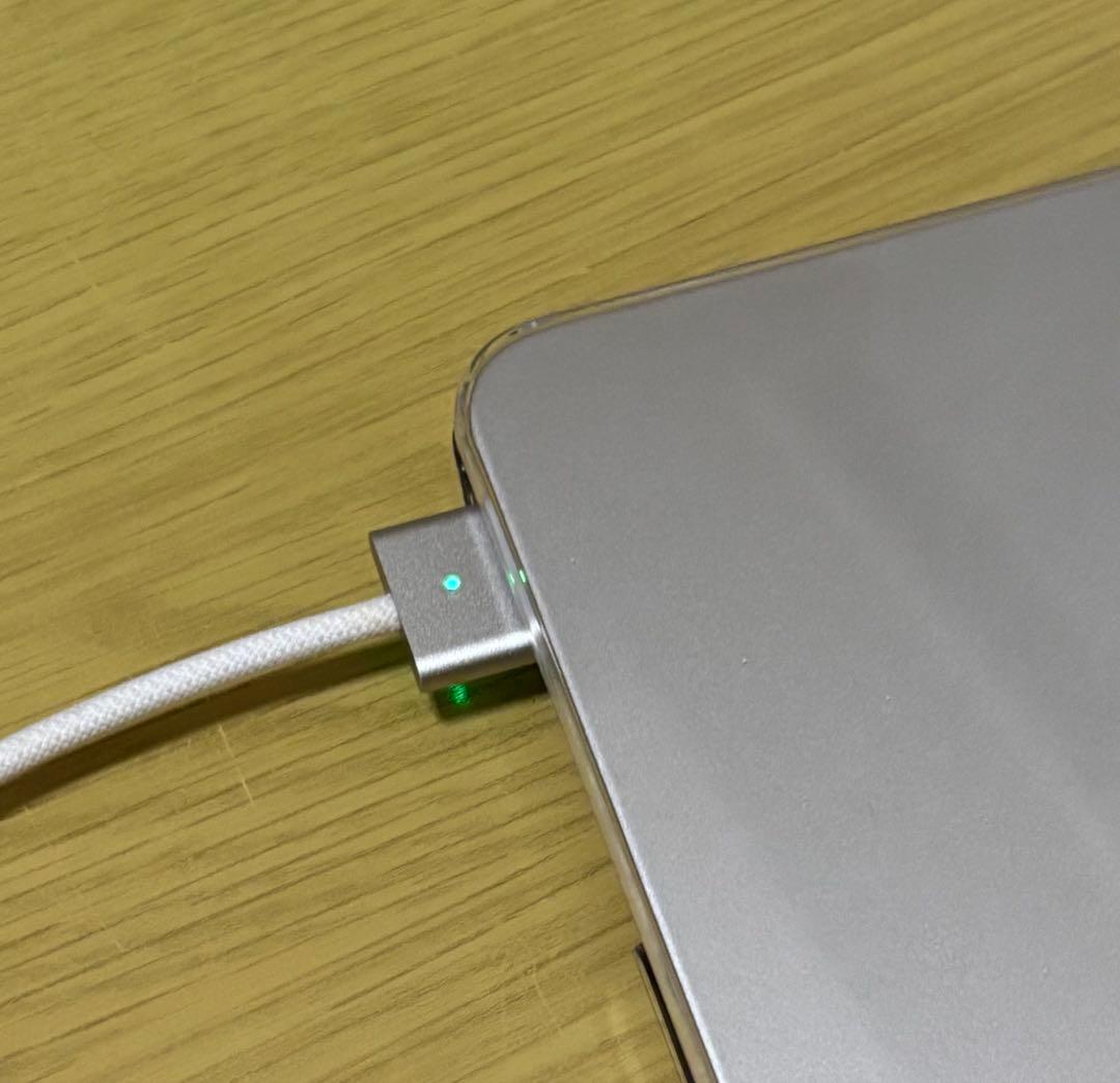 【美品】MacBook Air M2 8GB 256GBSDD