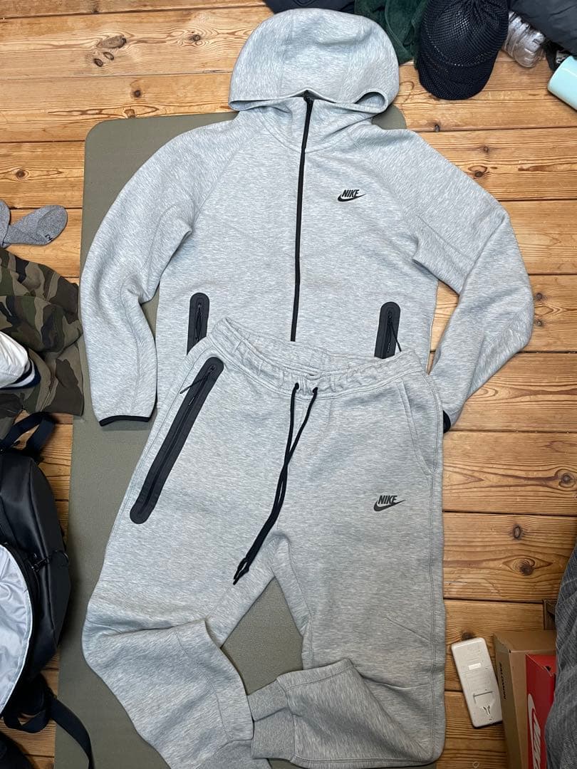 Nike tech fleece ナイキテックフリース