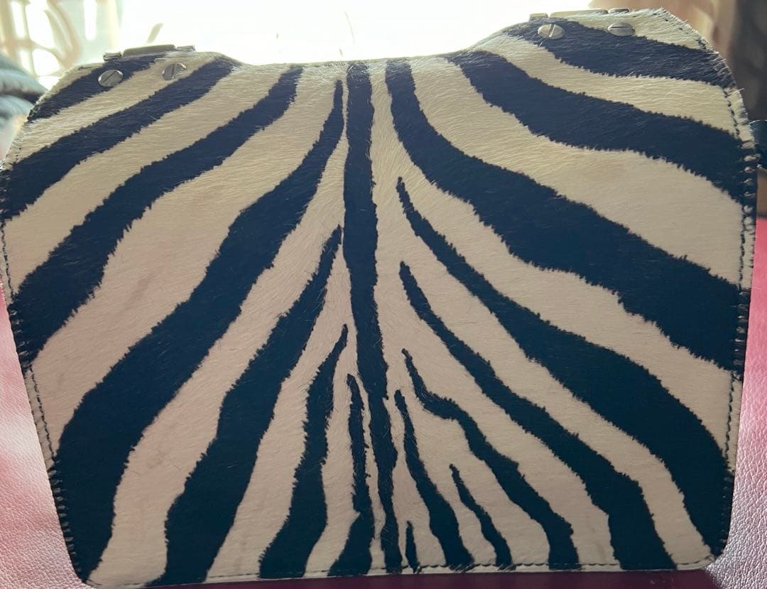 【超値下げ】ジミーチュウ　ゼブラ柄ショルダーバック