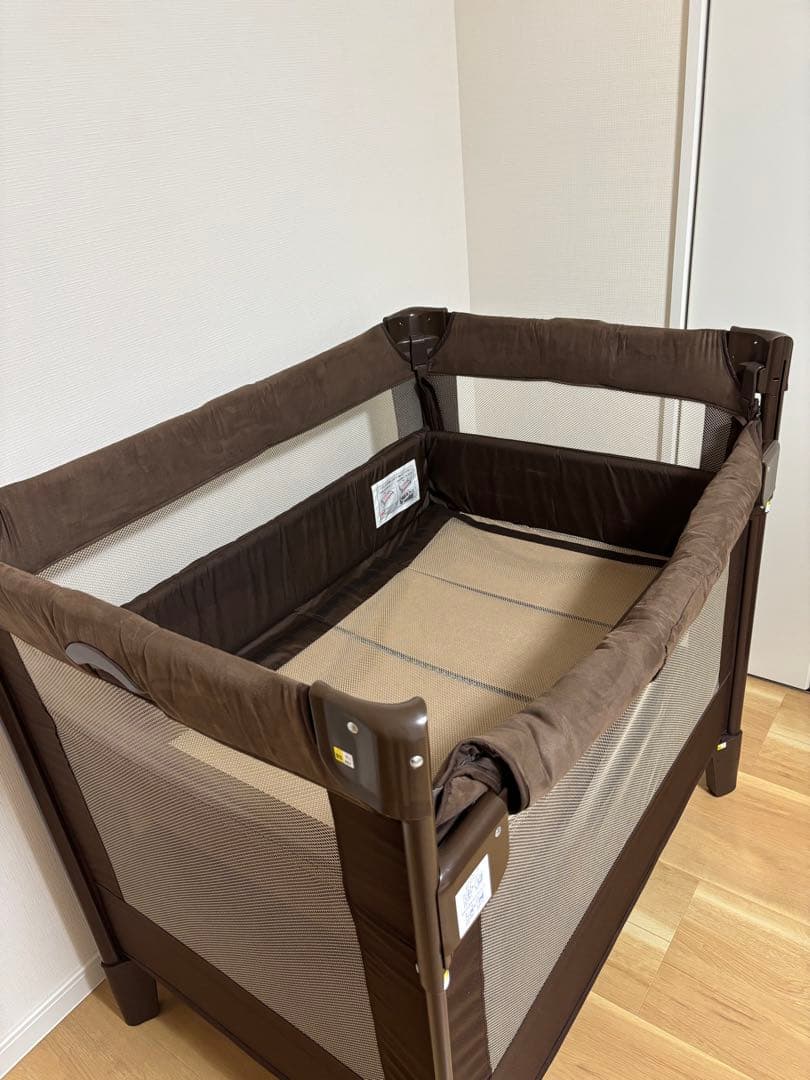 Aprica ココネル エアプラス ベビーベッド　ブラウン