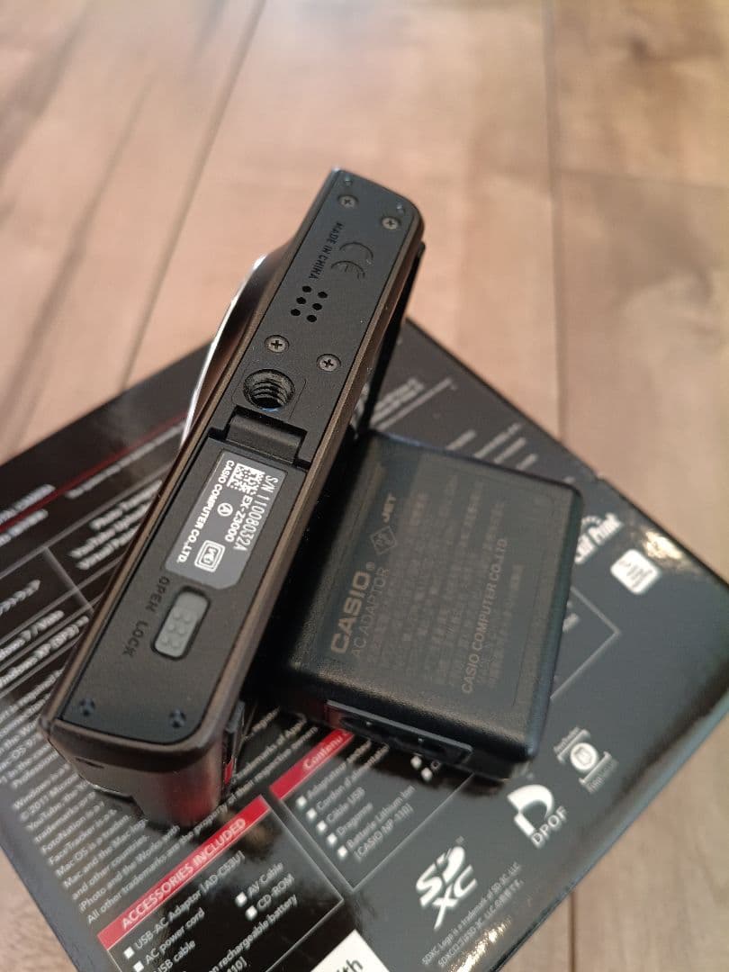 CASIO EXILIM EX-Z3000 16.1M 8倍ズーム