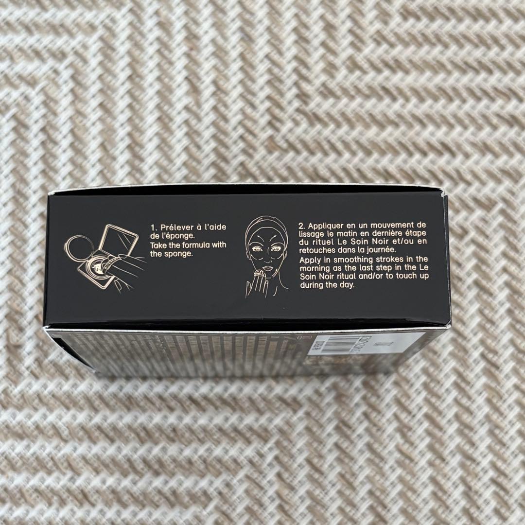 【新品値下げ】GIVENCHY ジバンシイ　ソワンノワールUVコンパクト