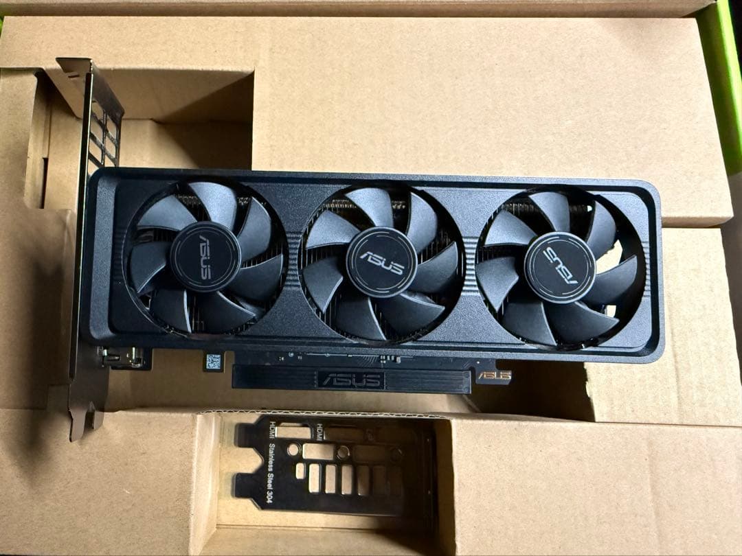 グラフィックボード・グラボ・ビデオカード ASUS GeForce RTX 5060 8GB LP