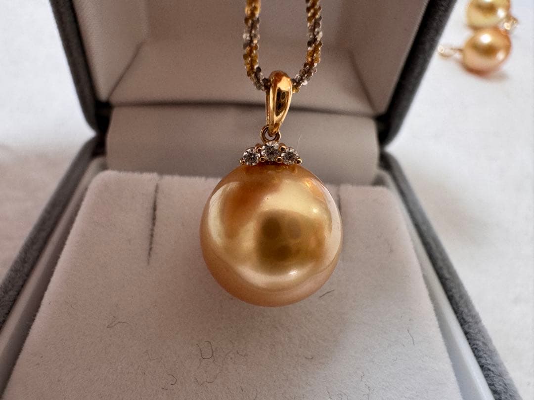 新品　てりツヤ茶金級天然南洋白蝶ゴールデンパールペンダント