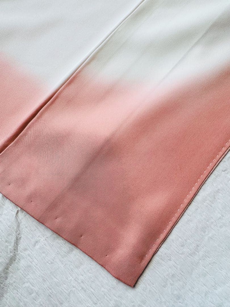 正絹　色無地　袷　刺繍　飛び柄　ベージュピンク