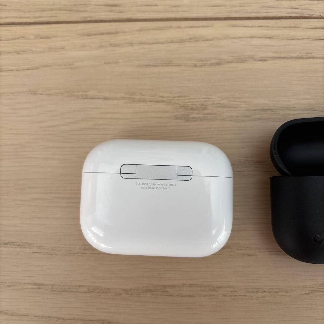 Apple AirPods Pro 3本体