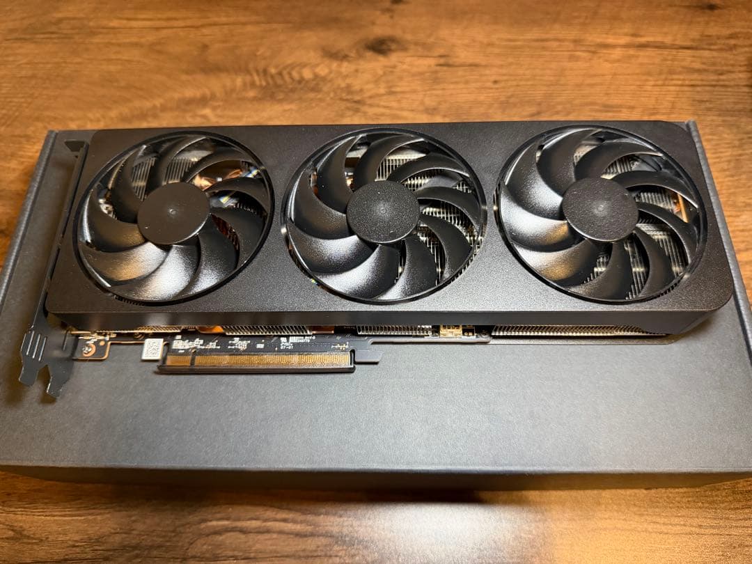 玄人志向 Radeon RX9070XT 16GB グラフィックボード