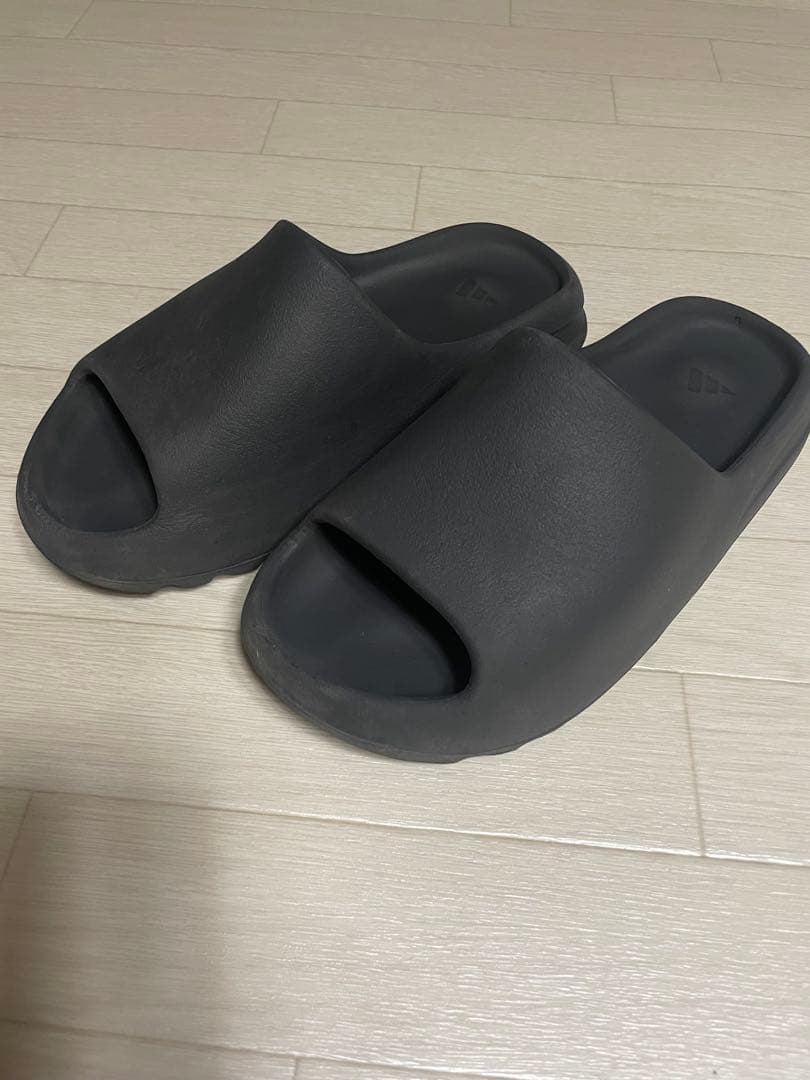 adidas YEEZY SLIDE アディダス　イージースライド