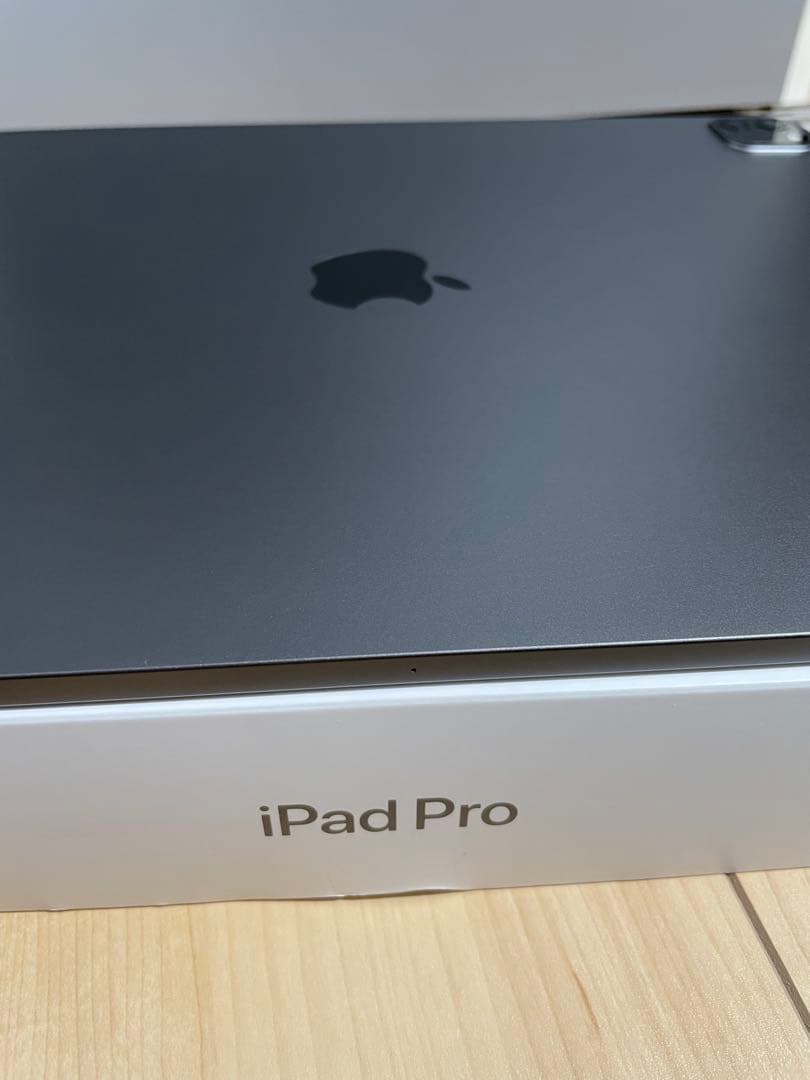 iPad Pro 12.9 第5世代 Magic keyboard 付き