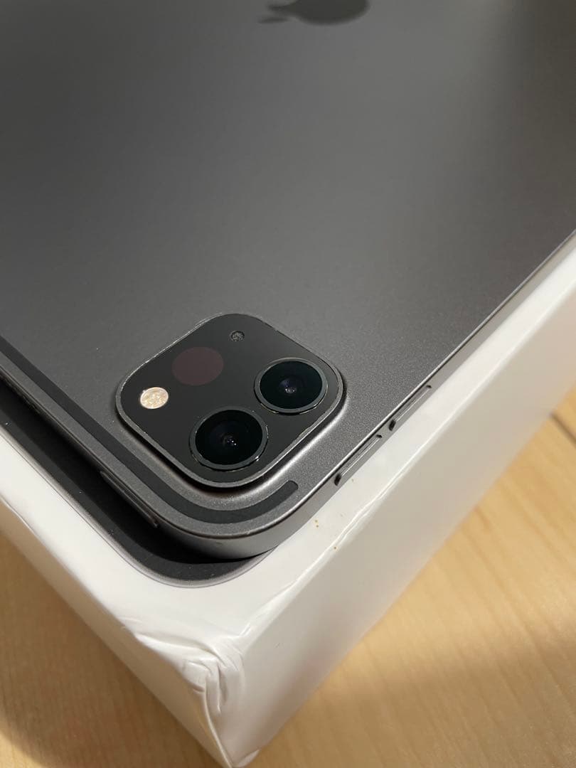 iPad Pro 12.9 第5世代 Magic keyboard 付き