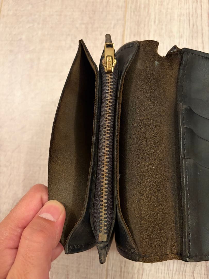 HTC ターコイズフラワースタッズ レザーウォレット