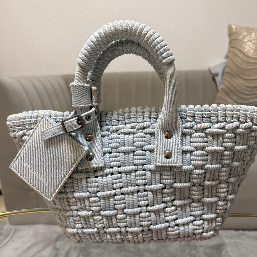 BALENCIAGA かごバッグ ライトブルー