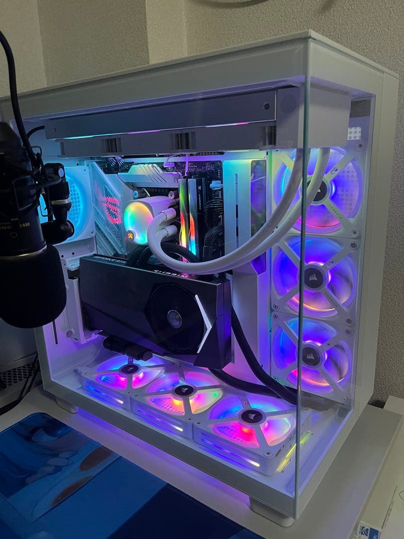 グラフィックボード・グラボ・ビデオカード MSI GeForce RTX 4090 SUPRIM LIQUID X 24G