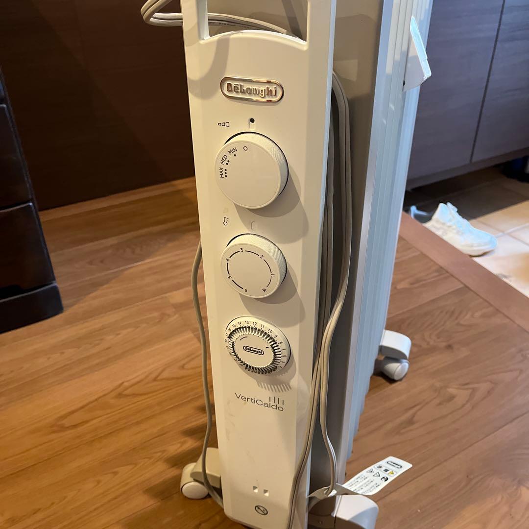 デロンギ　ヴェルディカルド　オイルヒーター　箱、説明書有り