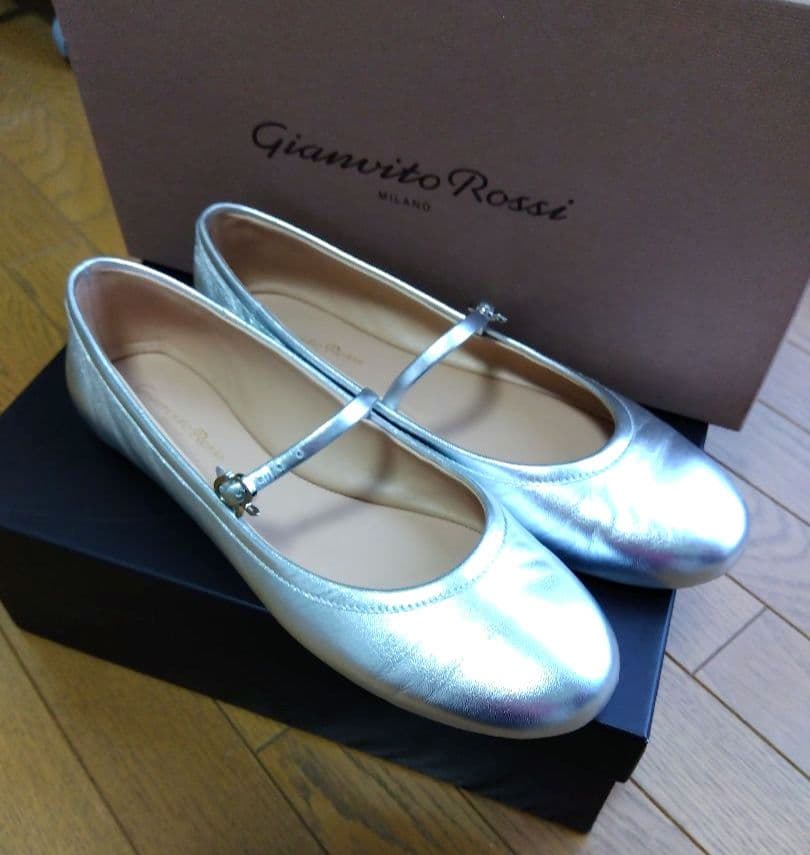Gianvito Rossi　ジャンヴィトロッシ　フラットシューズ　シルバー