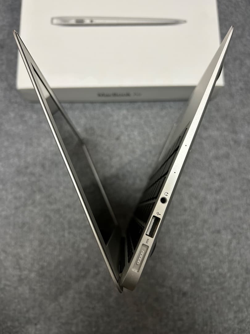 2016年製美品 MacBookAir i7 2.2Ghz 8Gb 11インチ