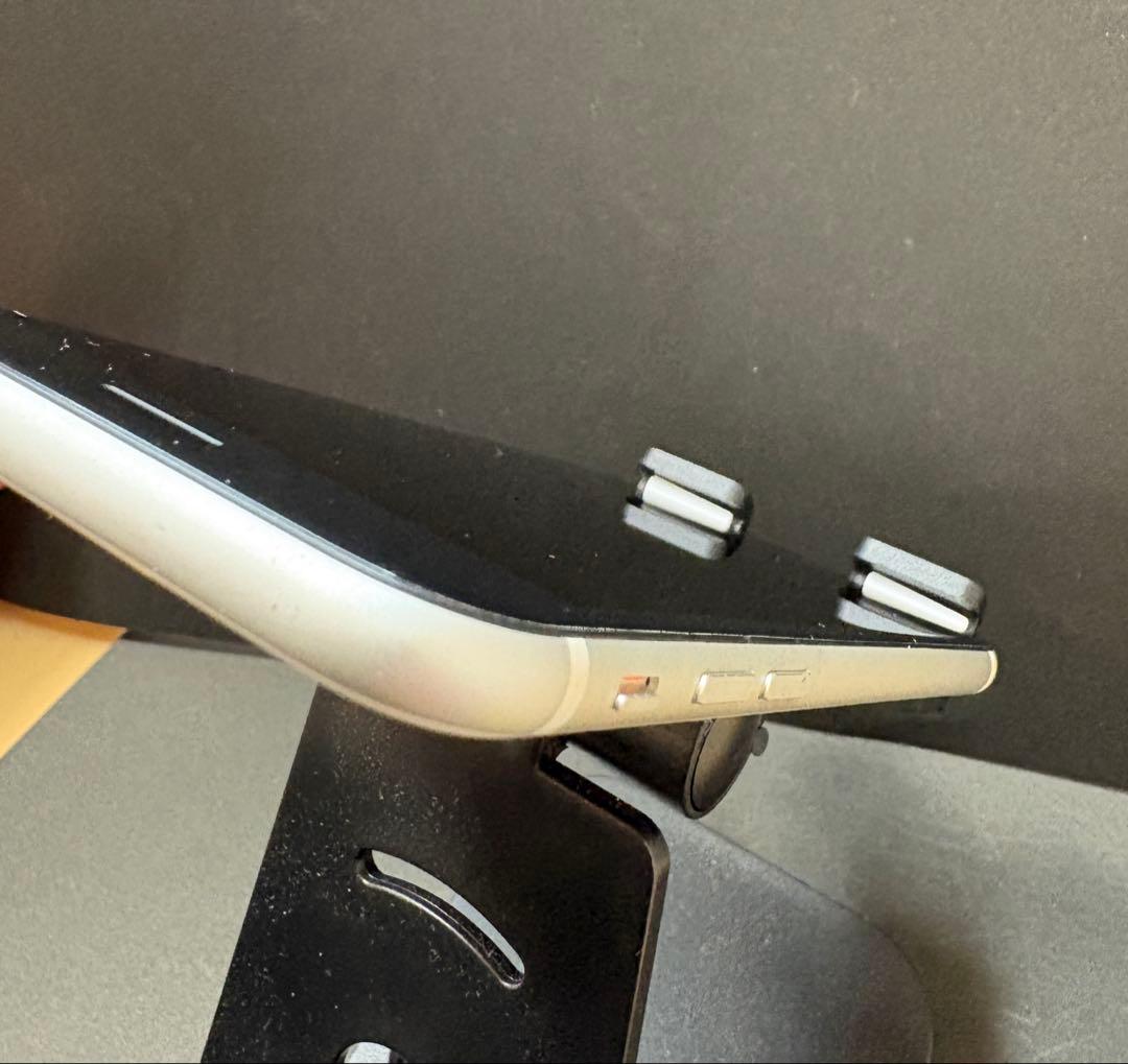 Apple iPhone SE（第2世代）本体、ホワイト、64G(中古品)使用可