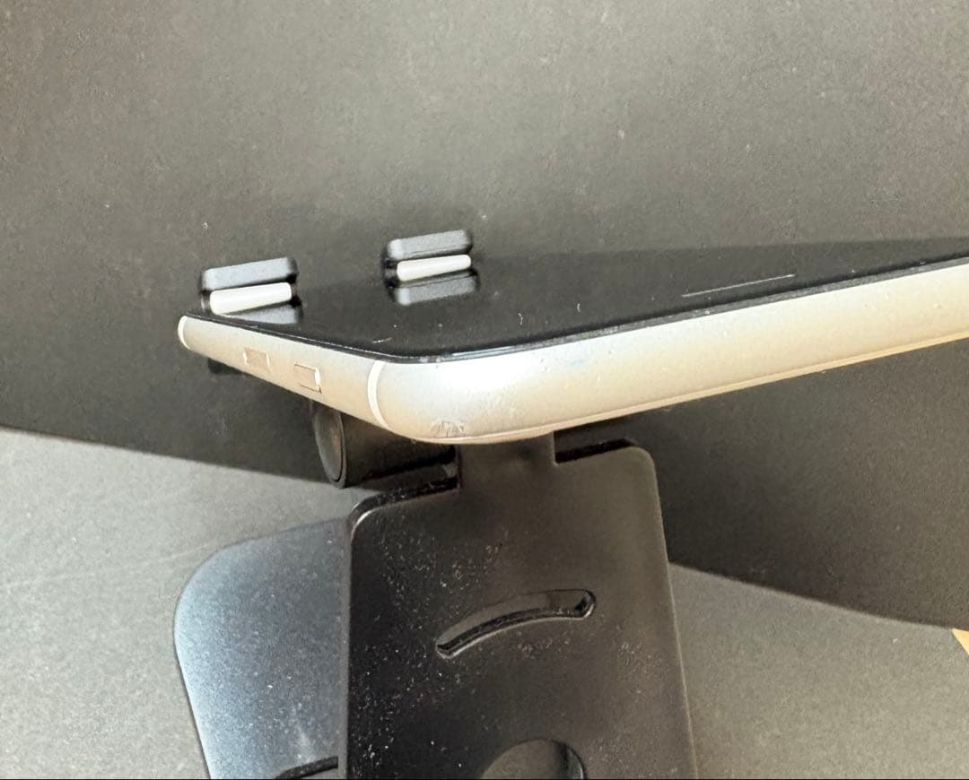 Apple iPhone SE（第2世代）本体、ホワイト、64G(中古品)使用可