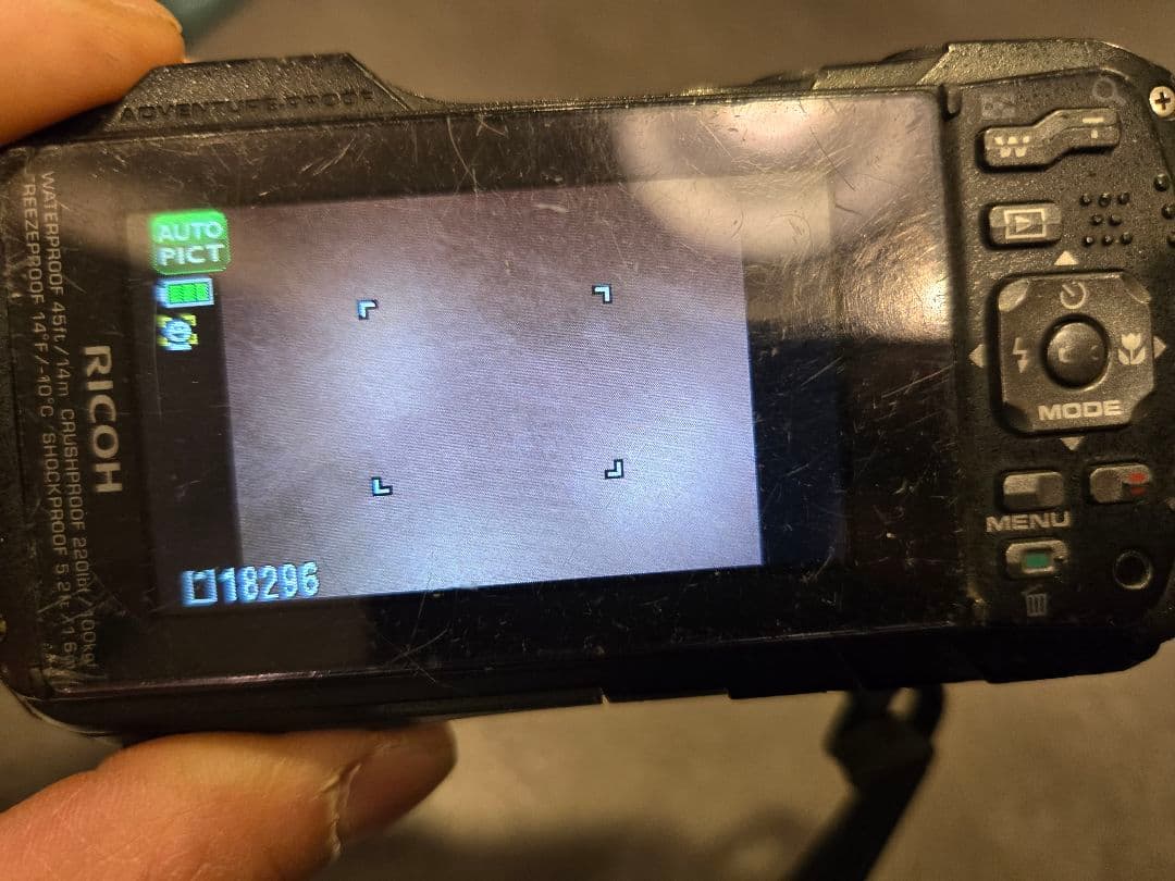 RICOH防水コンパクトデジタルカメラWG-40W16GB付き