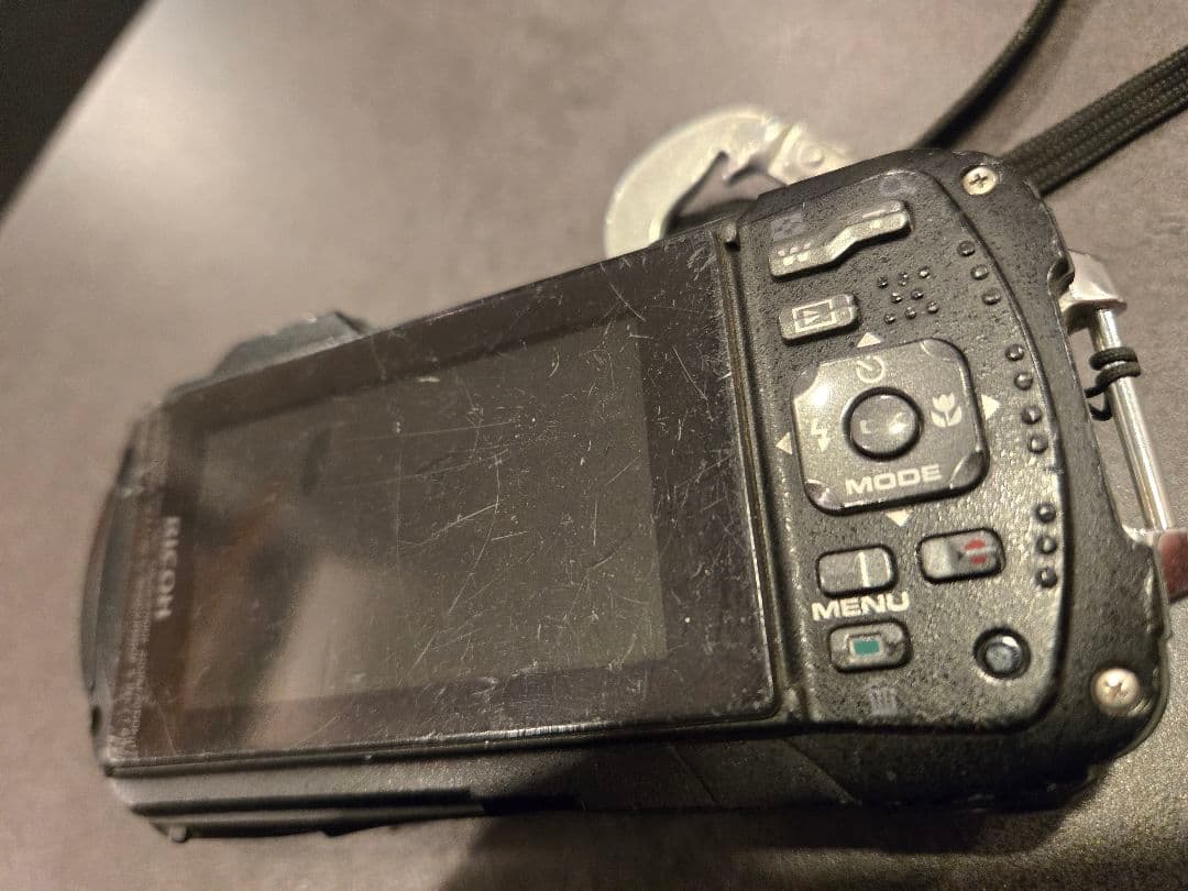 RICOH防水コンパクトデジタルカメラWG-40W16GB付き
